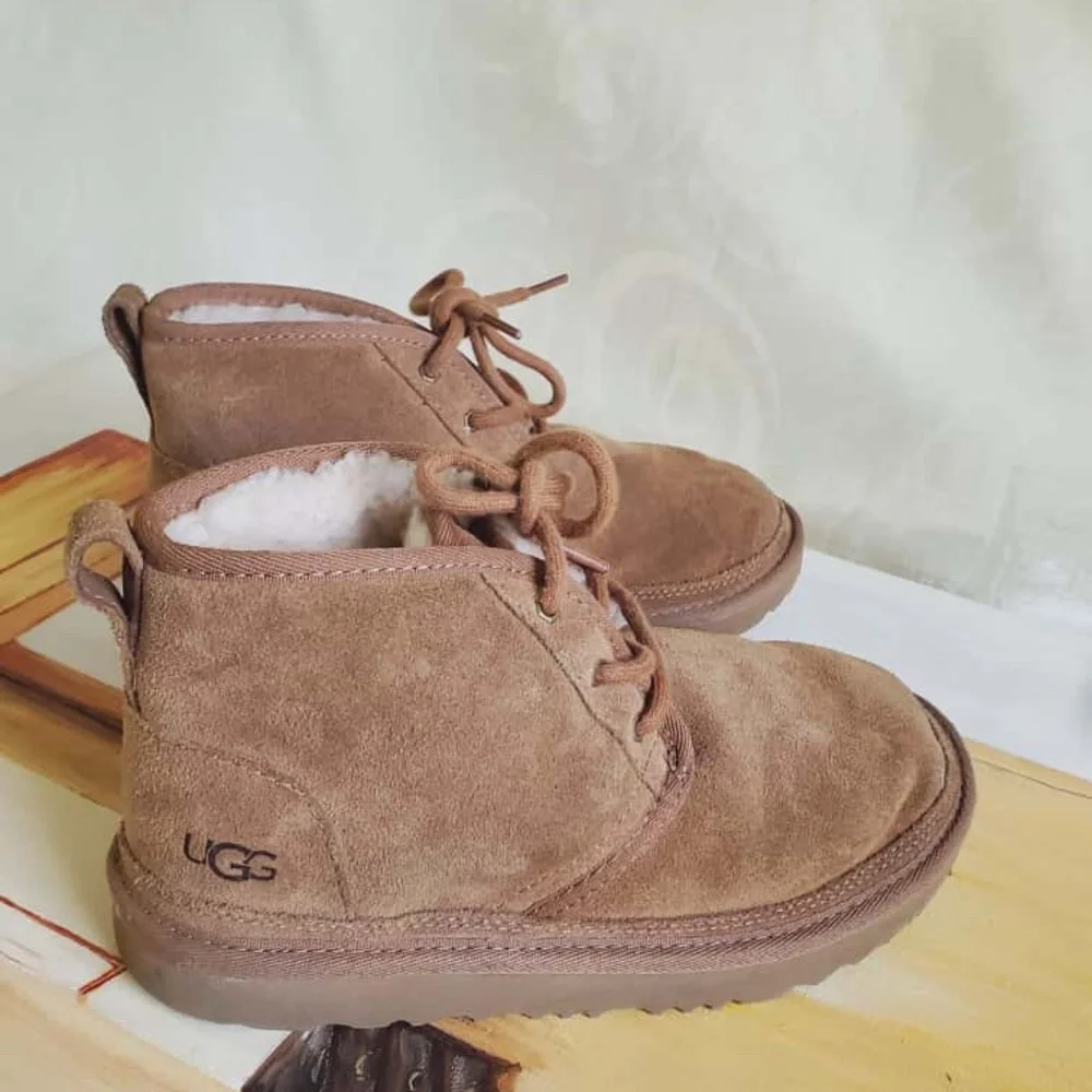 UGG Classic Chestnut Ankle Mini Suede Boots Size 3.